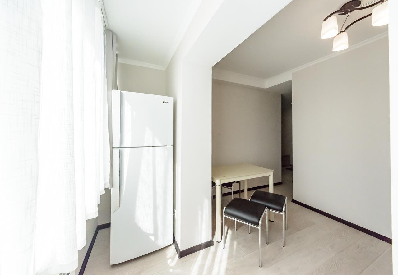 ARTAL Apartment on Iordanskaya 22 Kiev Bagian luar foto