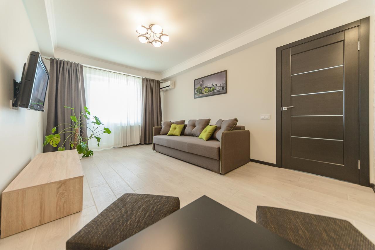 ARTAL Apartment on Iordanskaya 22 Kiev Bagian luar foto